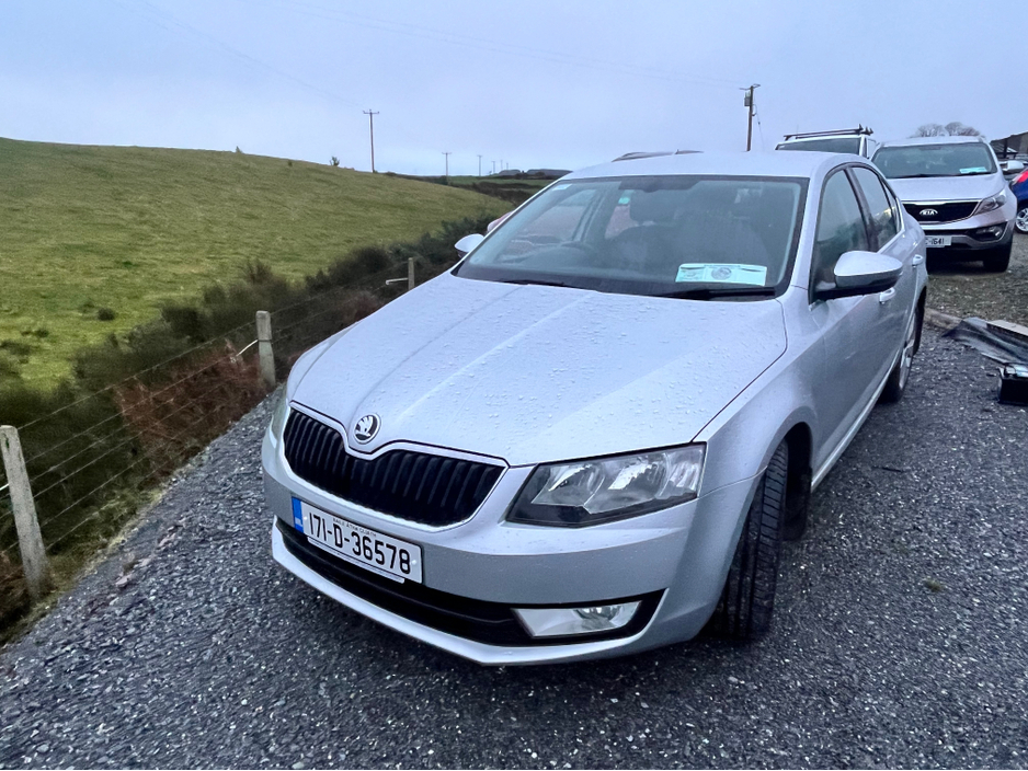 2017 Skoda Octavia - image 4
