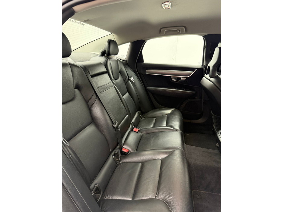 2017 Volvo S90 - image 7
