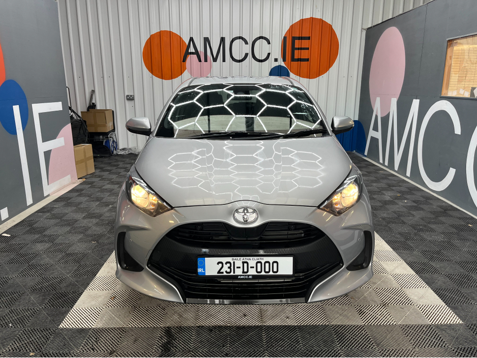 2023 Toyota Yaris - image 6