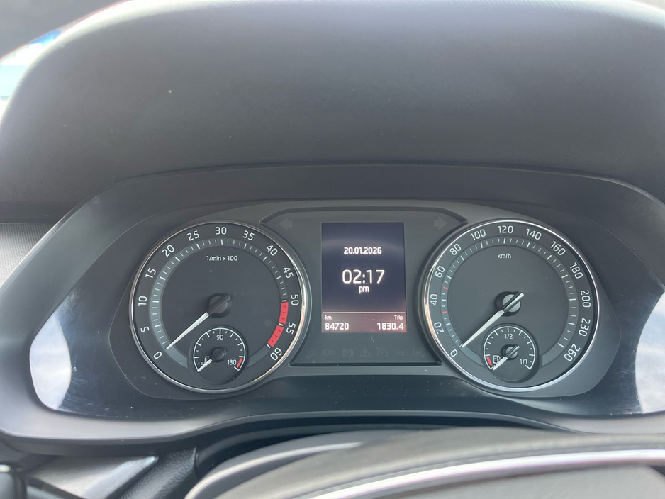 2023 Skoda Octavia - image 13