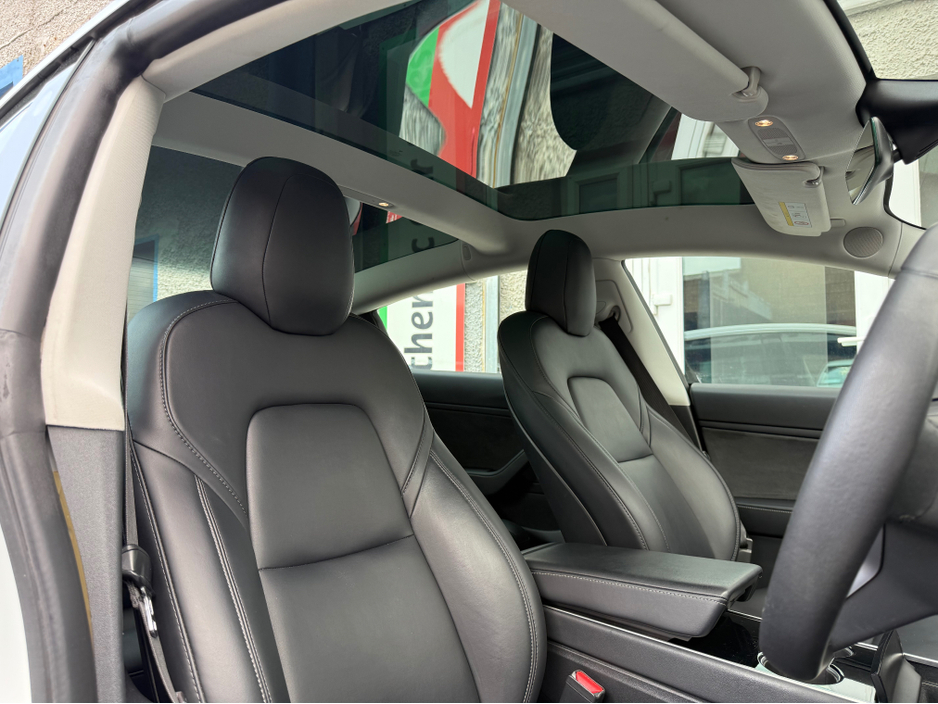 2019 Tesla Model 3 - image 5