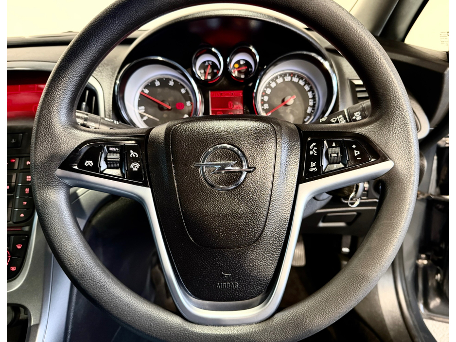 2016 Opel Astra SALOON 1.6 CDTI 110PS 4DR €7,990