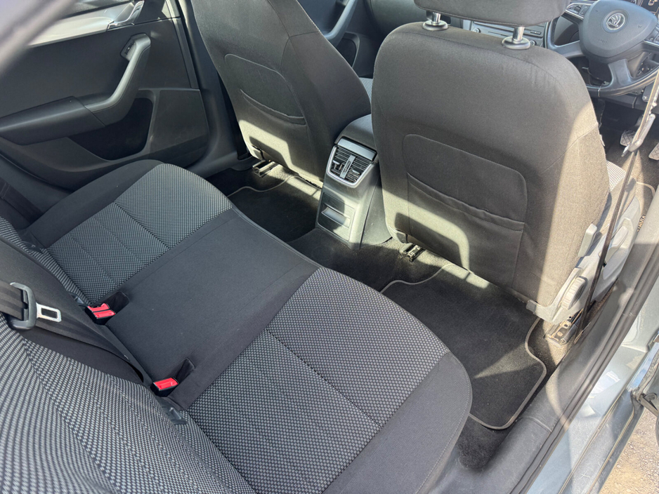 2013 Skoda Octavia - image 13