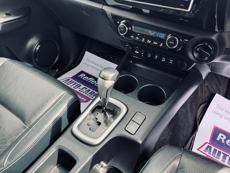 2019 Toyota Hilux - image 16