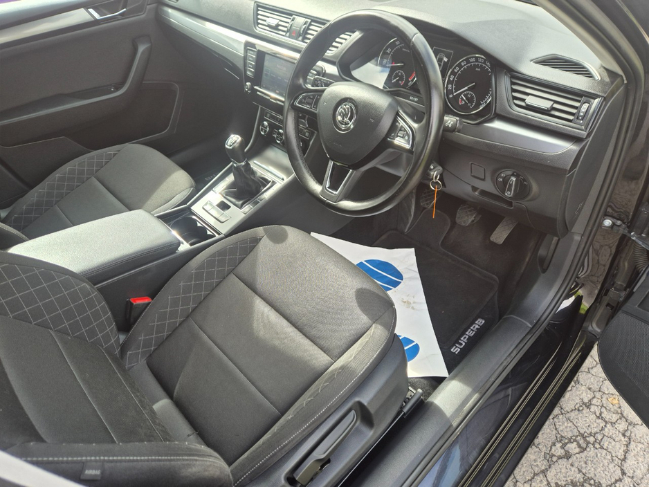 2017 Skoda Superb - image 10