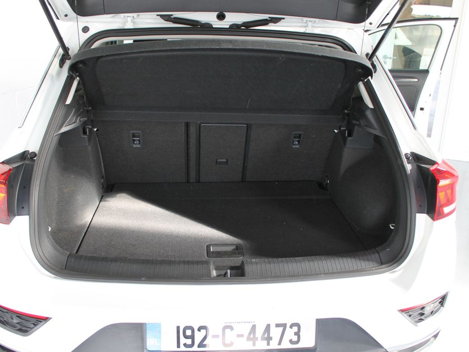 2019 Volkswagen T-Roc - image 15