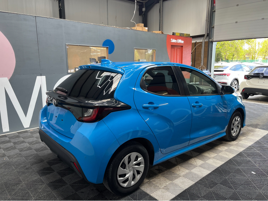 2020 Toyota Yaris - image 2