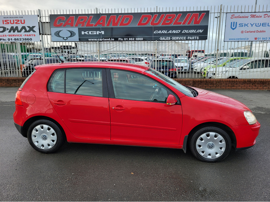 2007 Volkswagen Golf - image 2