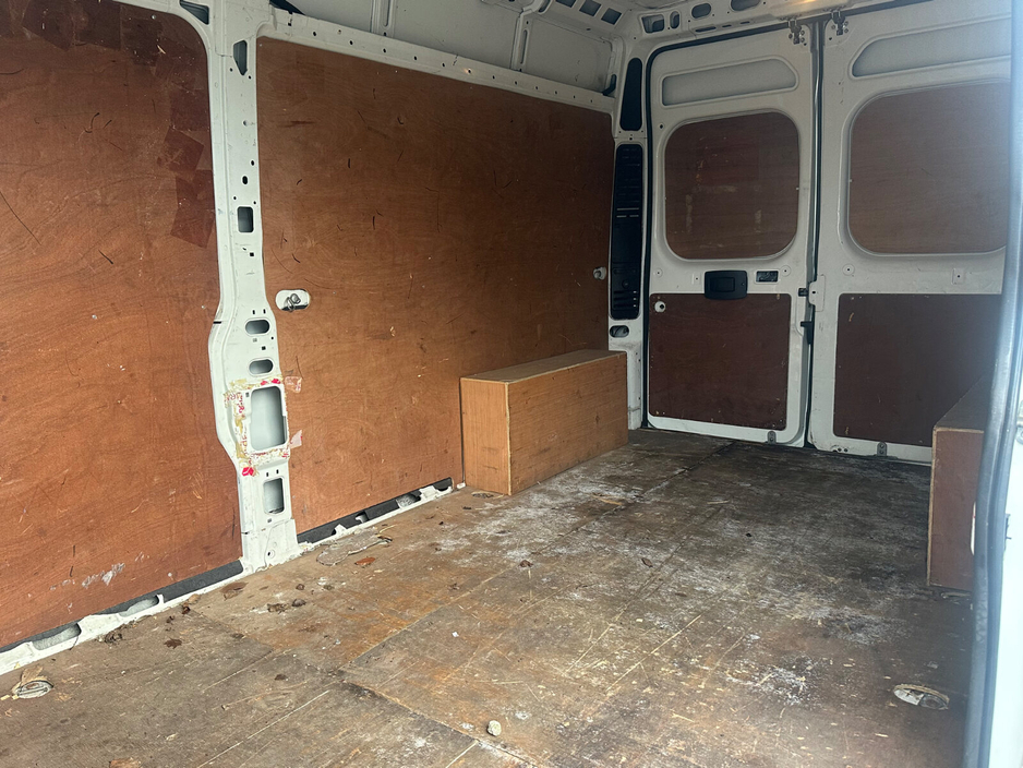 2018 Citroen Relay - image 10