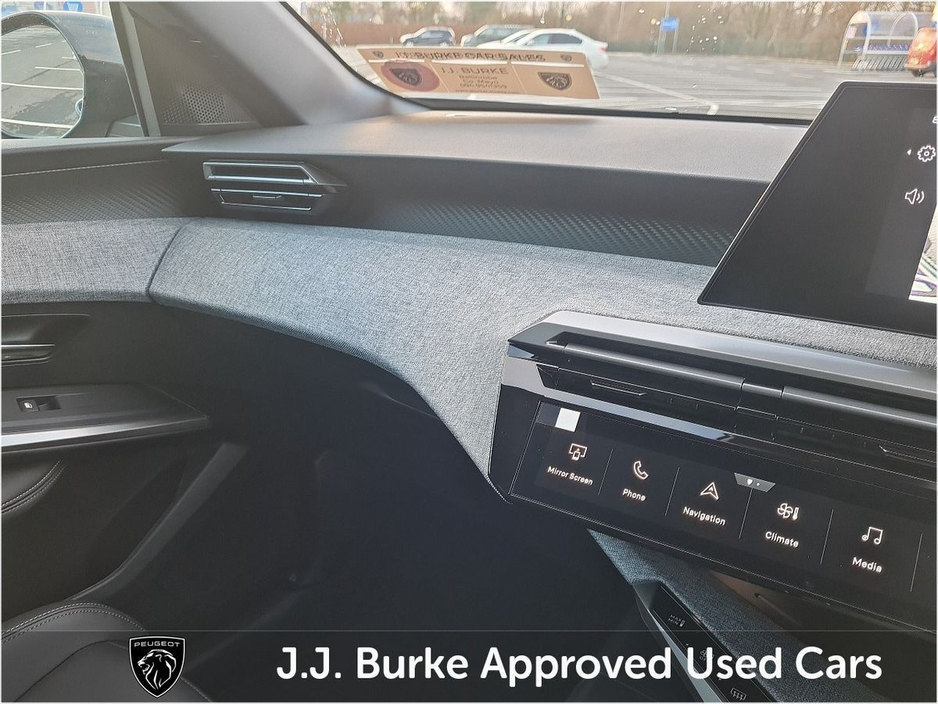 2026 Peugeot 5008 BEV 73kwh 210hp Allure