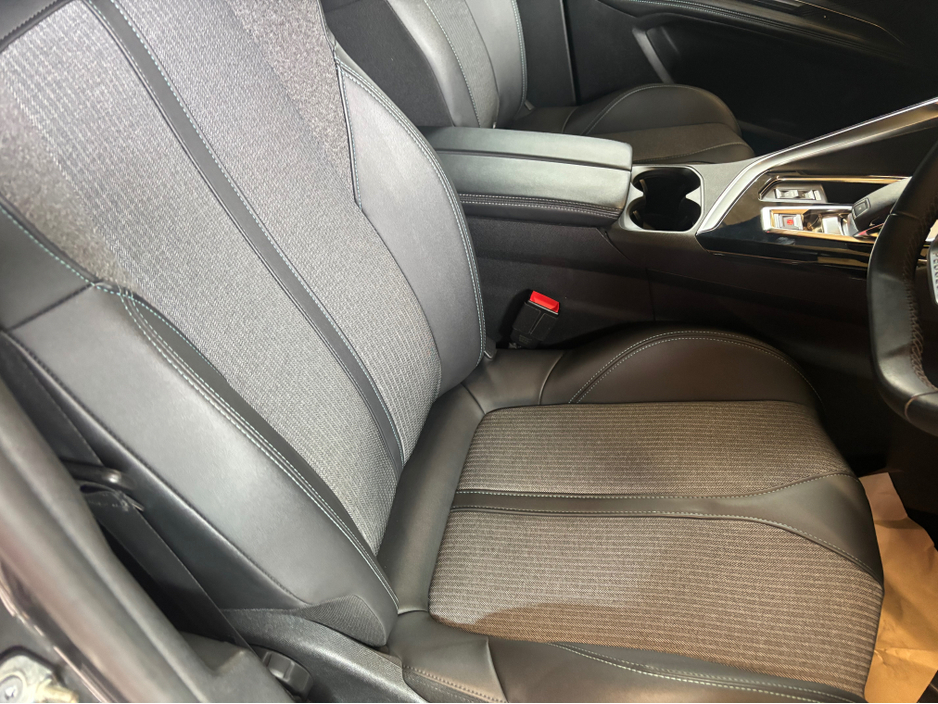 2023 Peugeot 3008 - image 9