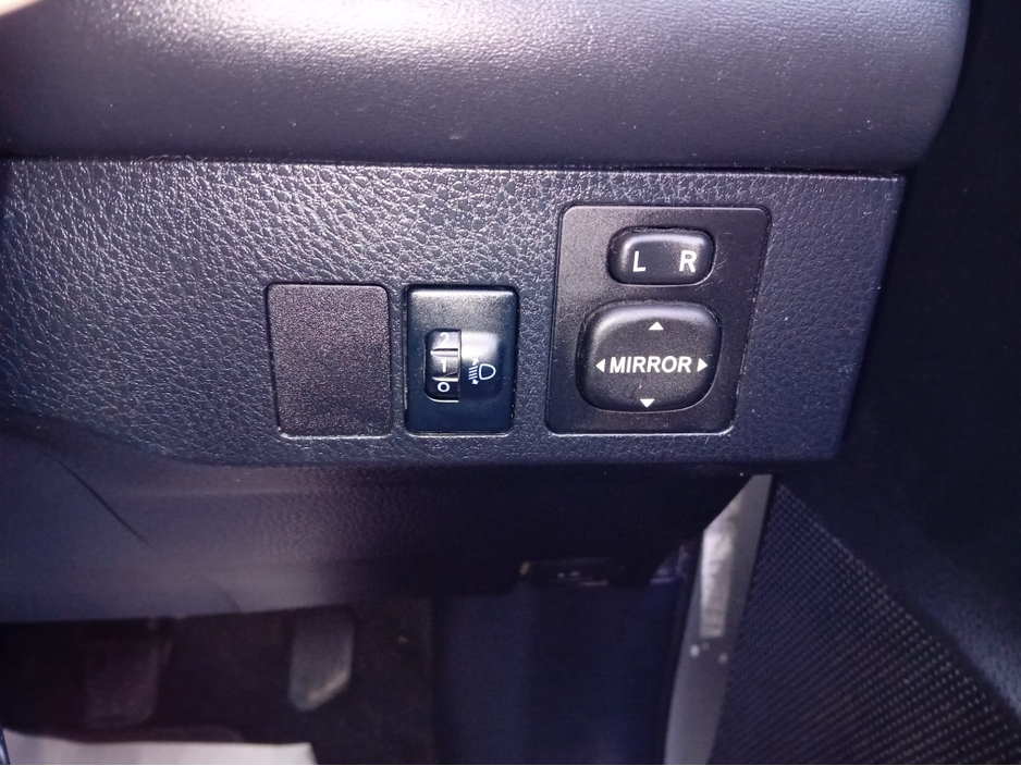 2017 Toyota Rav4 - image 21