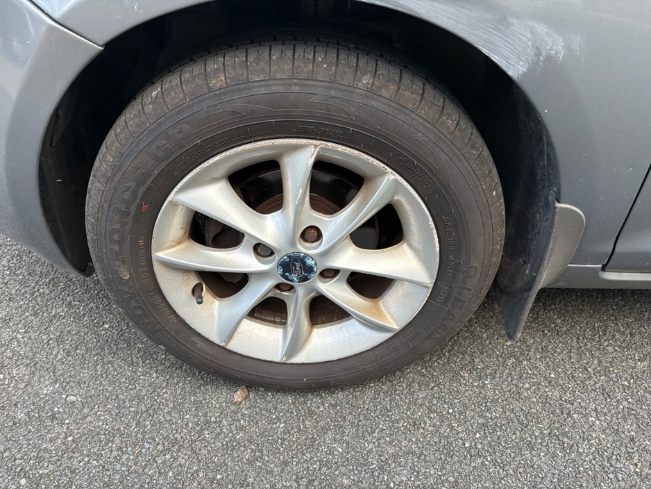 2010 Ford Ka - image 18