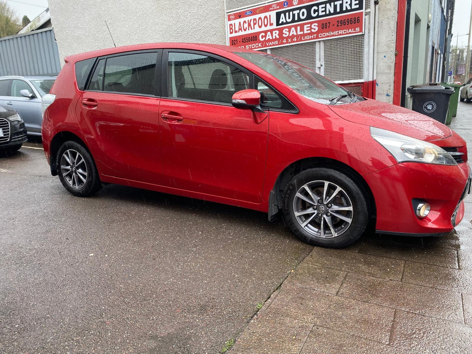 2014 Toyota Verso - image 30