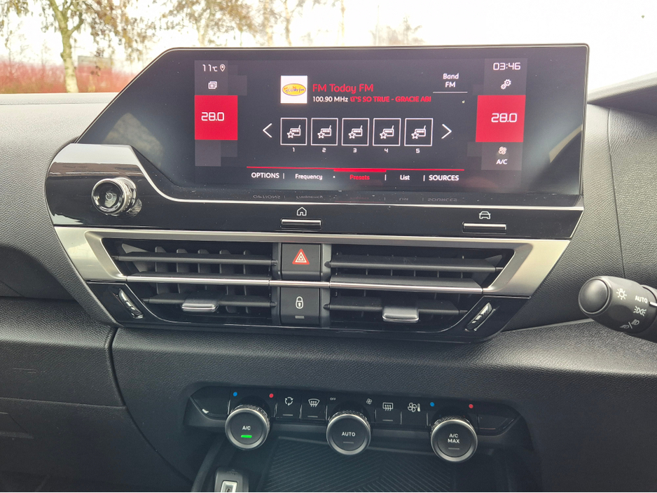 2022 Citroen C4 - image 11