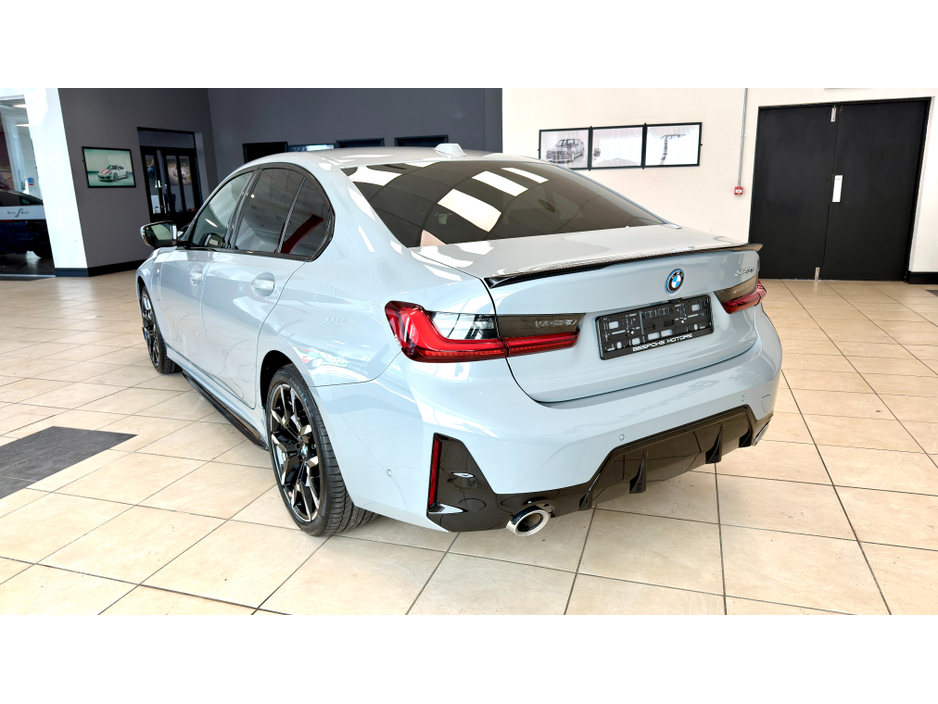 2025 BMW 3 Series - image 24