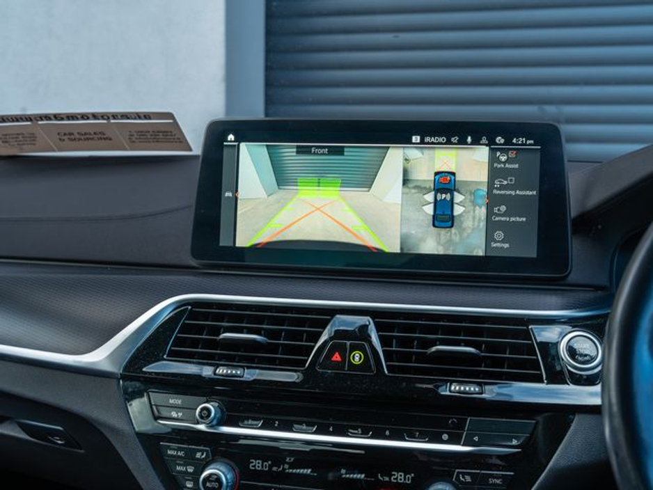 2023 BMW 5 Series - image 13