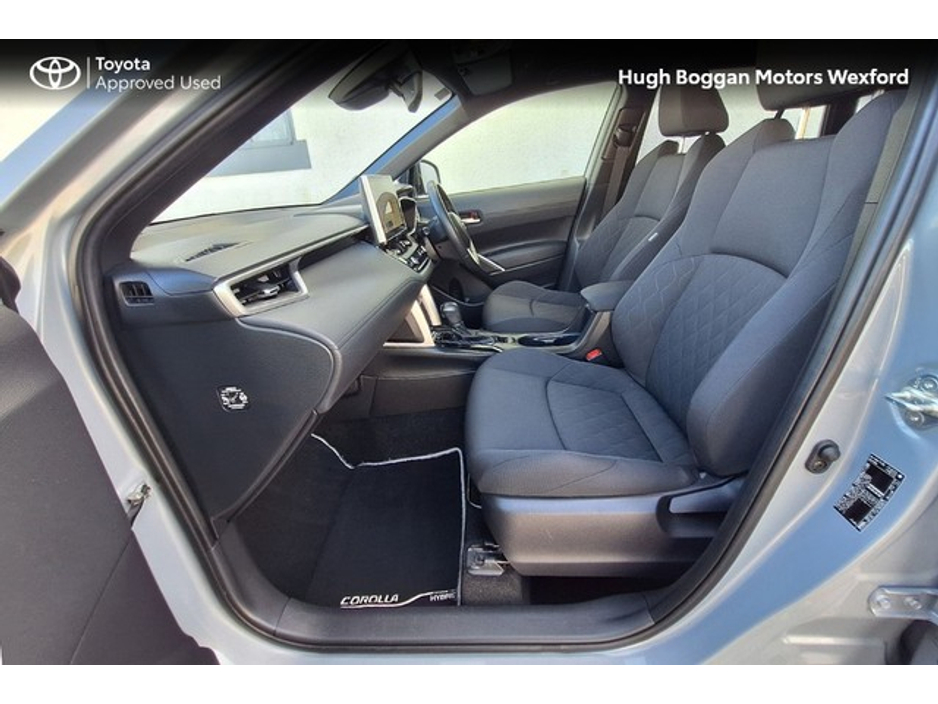 2023 Toyota Corolla Cross - image 6