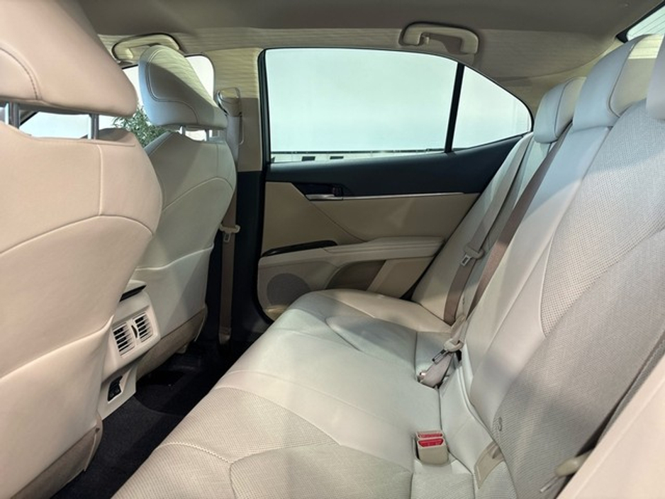 2023 Toyota Camry - image 7