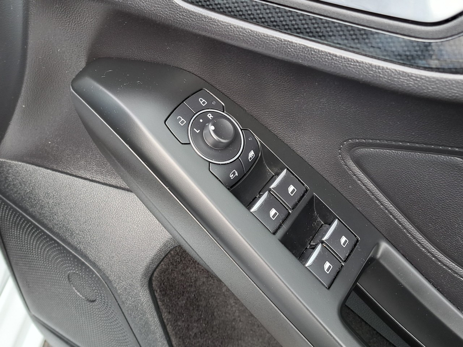 2023 Ford Focus - image 30