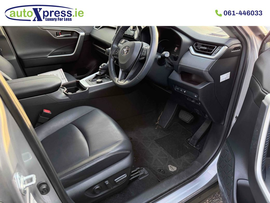 2021 Toyota Rav4 - image 10