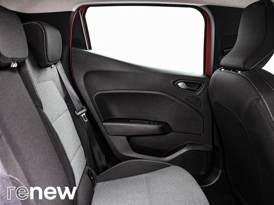 2025 Renault Clio - image 13