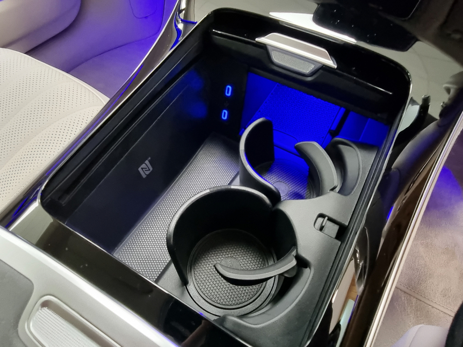 2022 Mercedes-Benz EQS - image 21