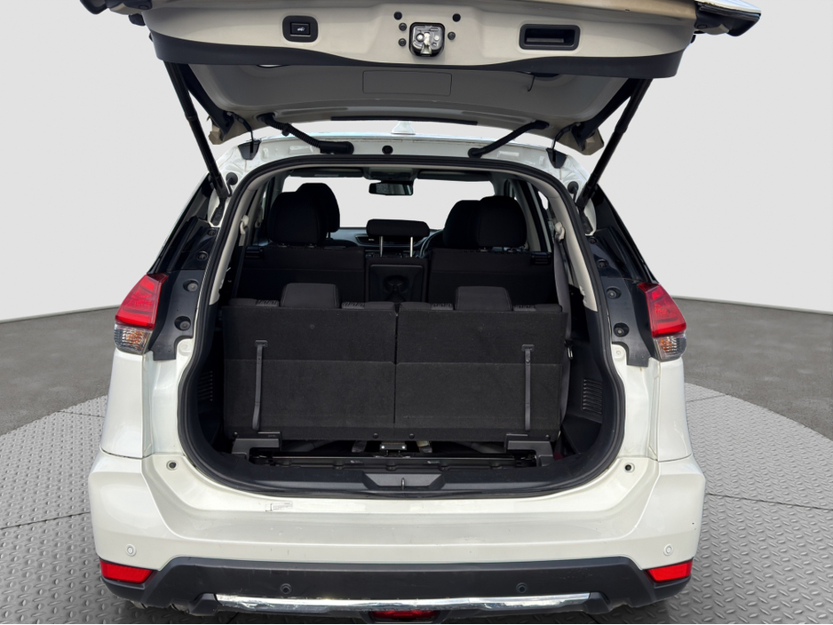 2019 Nissan X-Trail - image 17