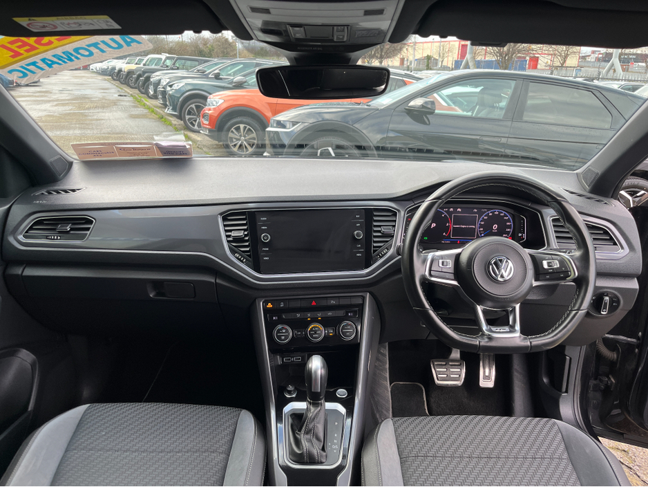 2020 Volkswagen T-Roc R-LINE AUTOMATIC 2.0 DIESEL //HALF LEATHER SEATS//KEYLESS ENRTY//ADAPTIVE CRUISE CONTROL//REVESE CAMERA// €25,950