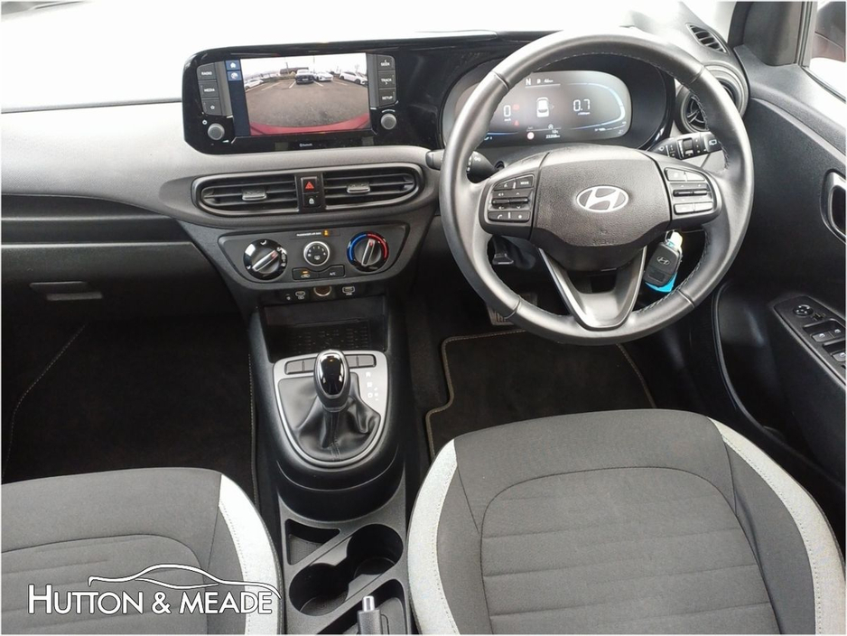 2024 Hyundai i10 - image 3