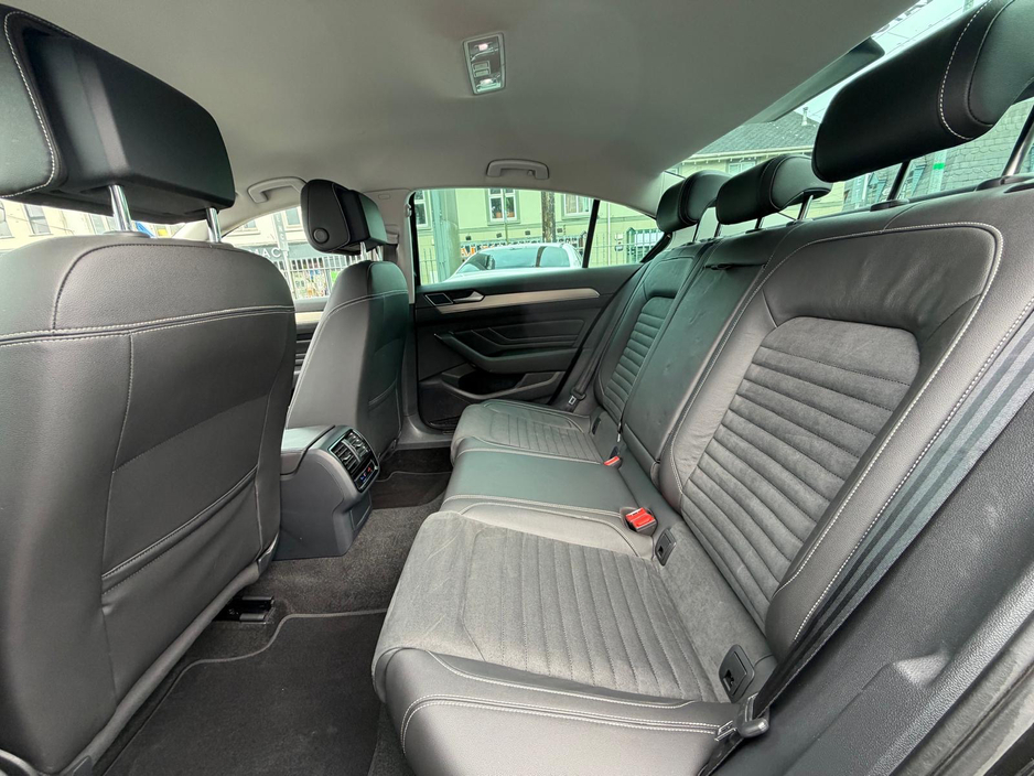 2021 Volkswagen Passat - image 20