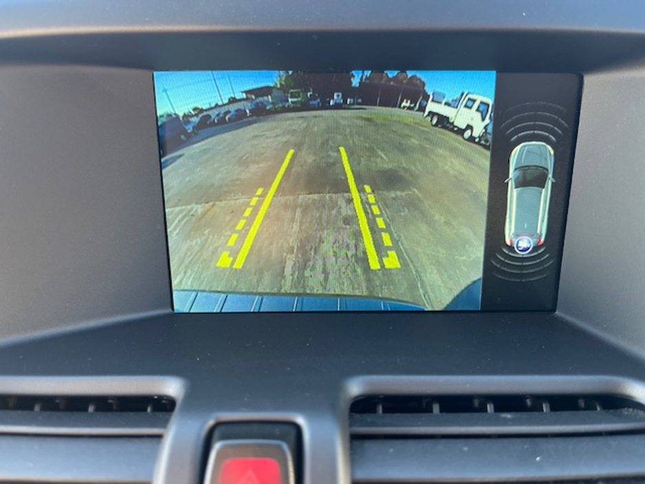 2016 Volvo XC60 - image 16