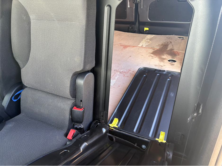 2023 Vauxhall Combo - image 16