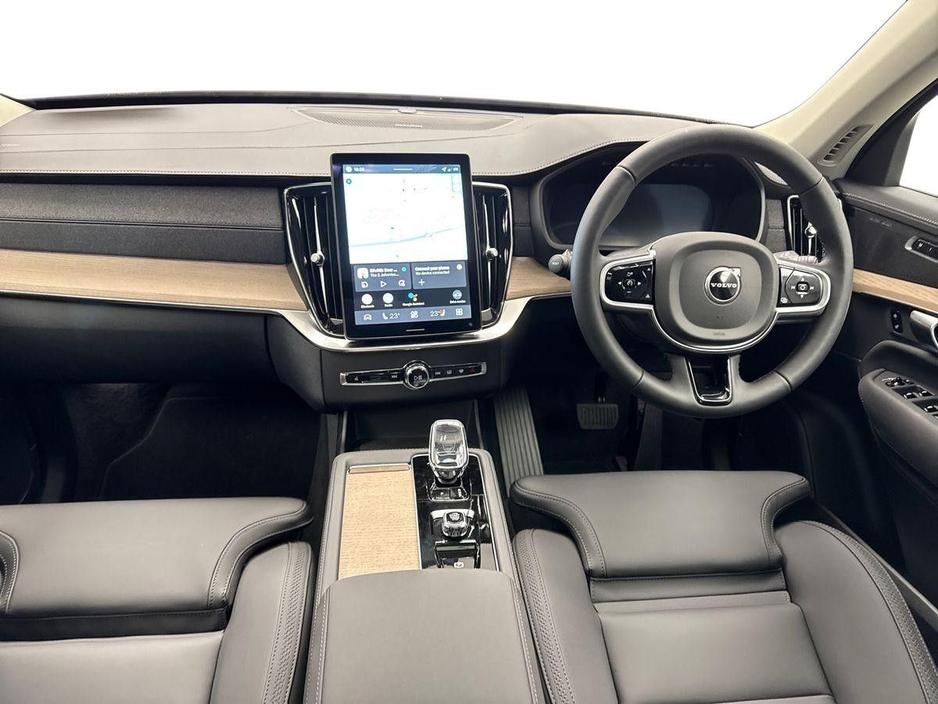 2026 Volvo XC90 - image 8