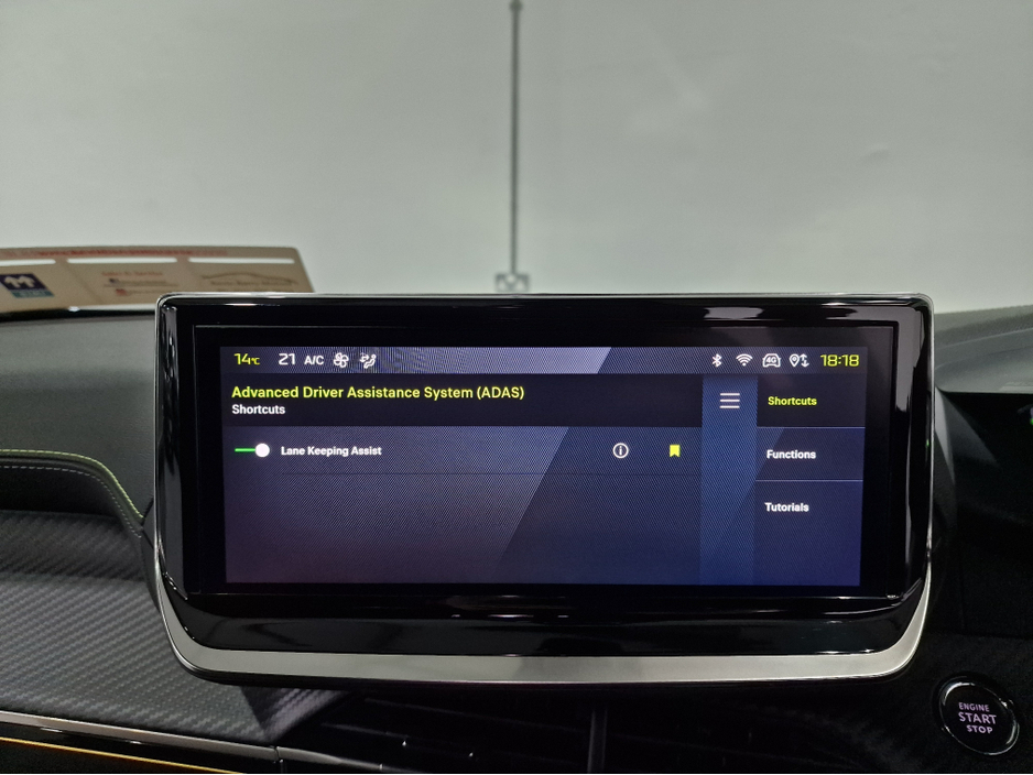 2024 Peugeot 2008 EV GT (50KWH BATTERY) AUTOMATIC **ONE OWNER / TOP SPEC / APPLE CARPLAY / CRUISE CONTROL / HALF LEATHER / KEYLESS ENTRY / REVERSE CAMERA / WIRELESS PHONE CHARGING / PEUGEOT WARRANTY 03|2027** €25,900