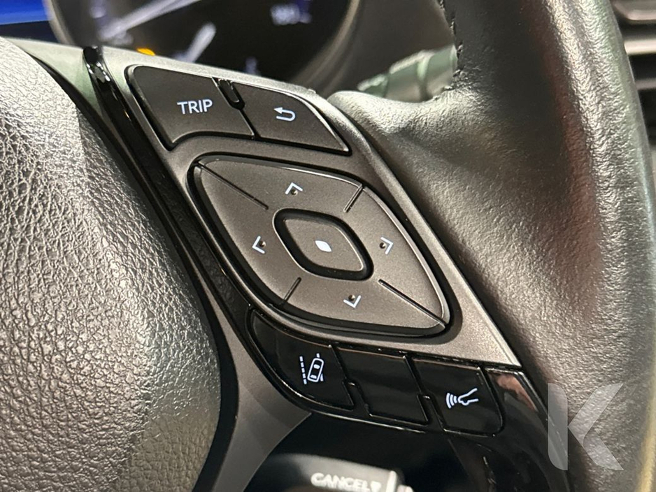 2020 Toyota C-HR - image 19