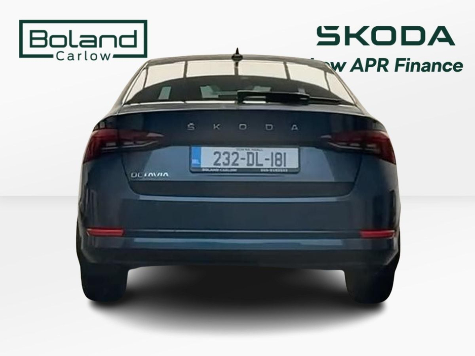 2023 Skoda Octavia - image 12