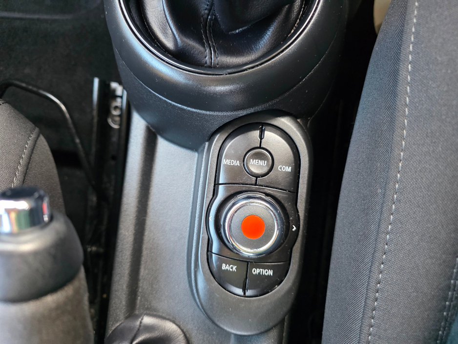 2018 MINI Cooper - image 12