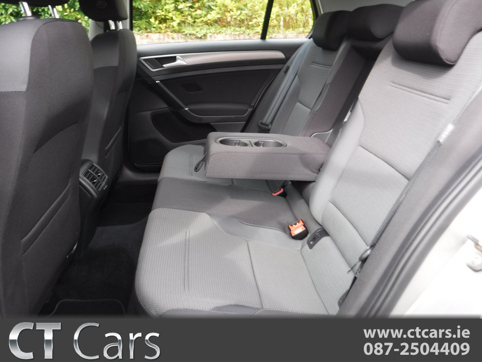 2016 Volkswagen Golf - image 9