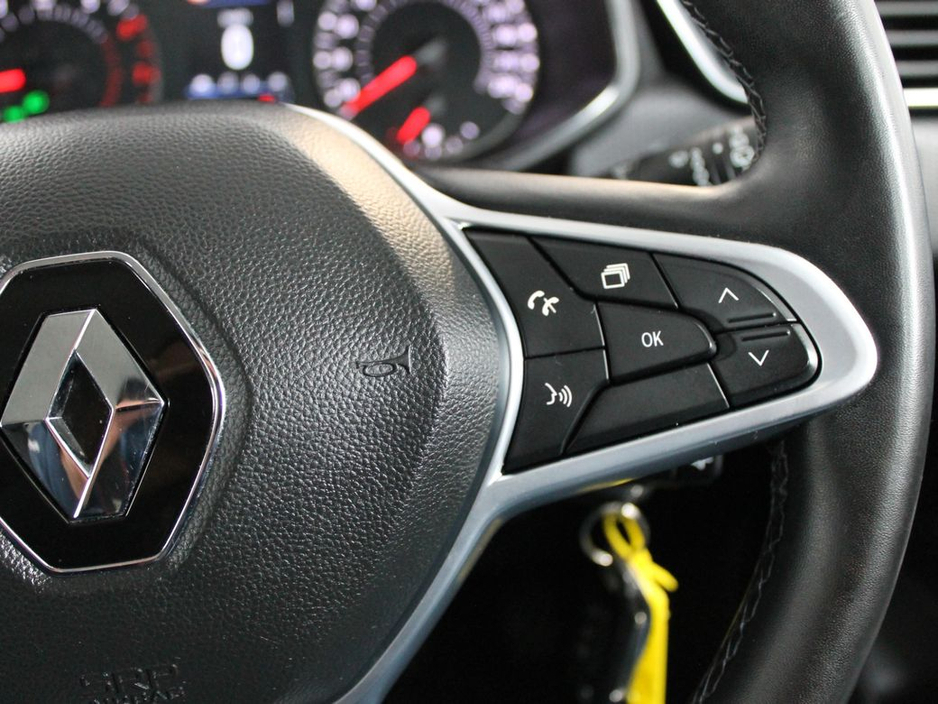 2022 Renault Clio - image 22