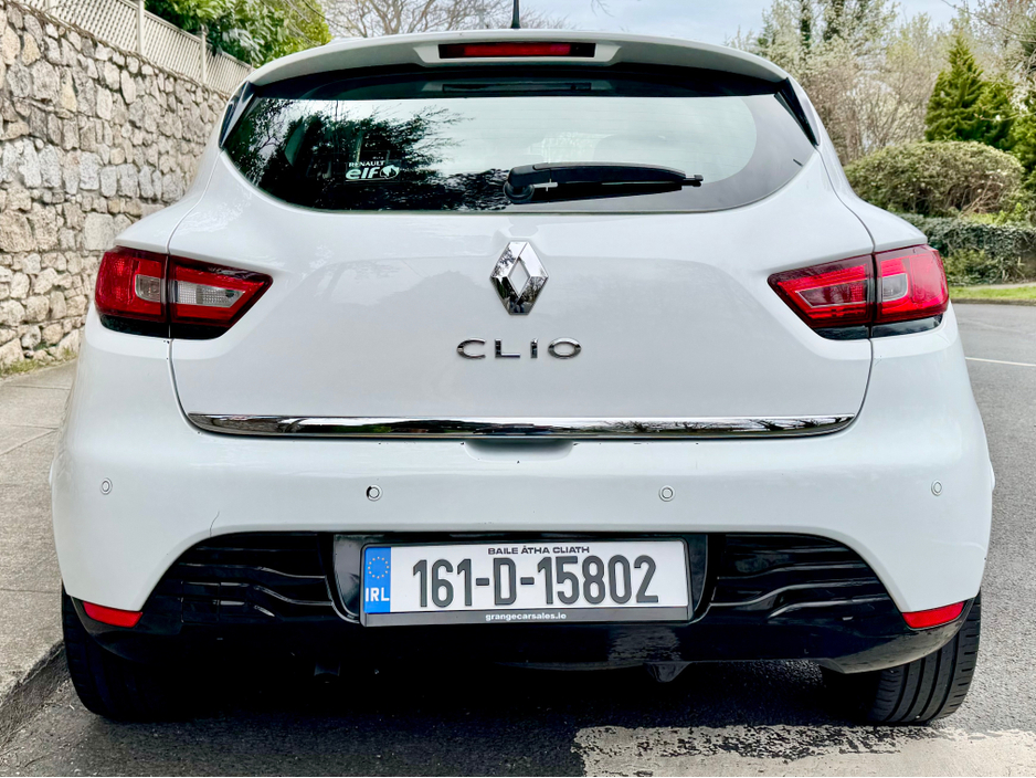 2016 Renault Clio - image 6