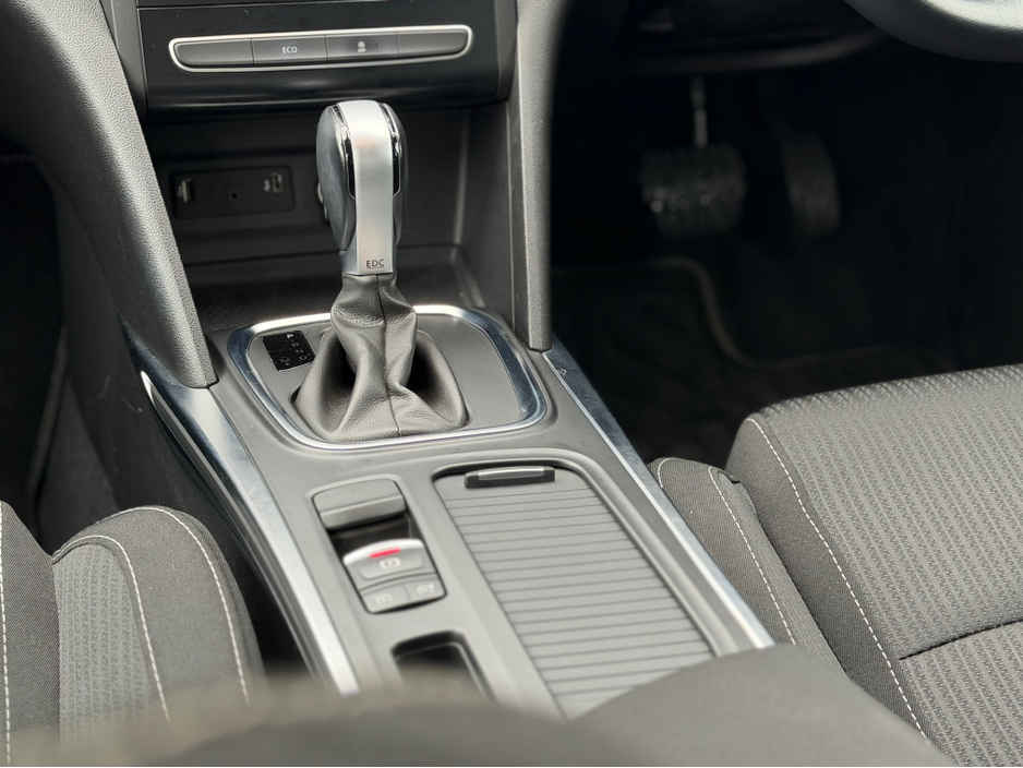 2018 Renault Megane - image 40