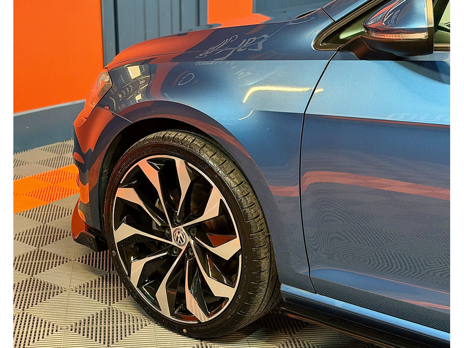 2014 Volkswagen Golf - image 21