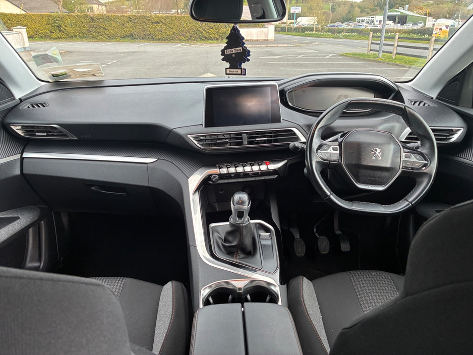 2019 Peugeot 3008 - image 6