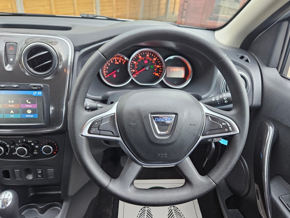 2020 Dacia Sandero - image 23