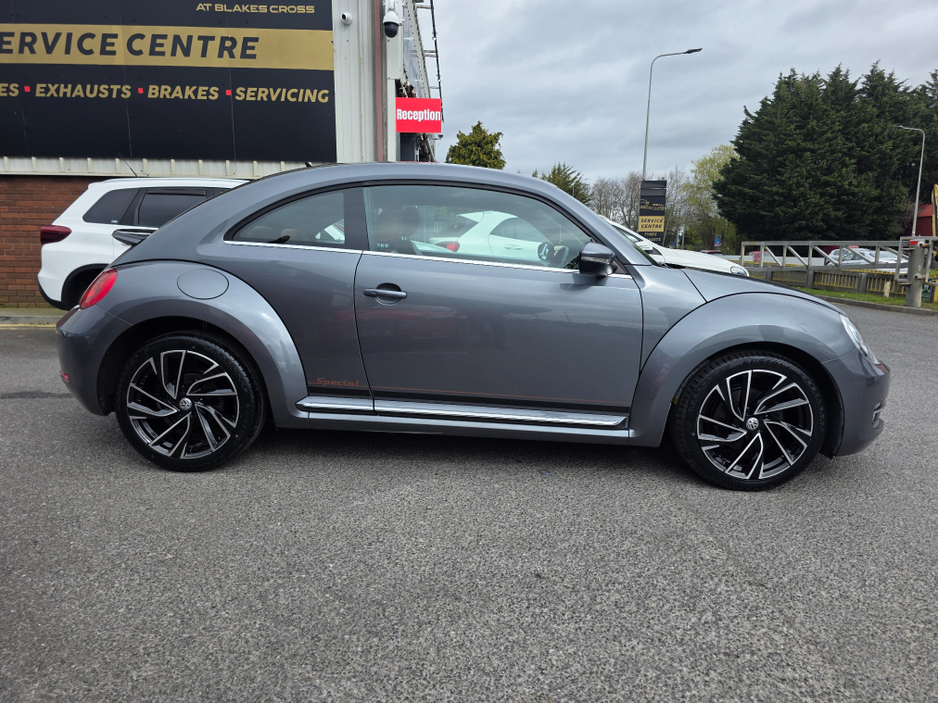 2015 Volkswagen Beetle - image 7