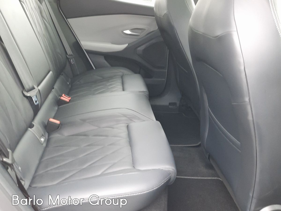 2024 Ford Explorer - image 9