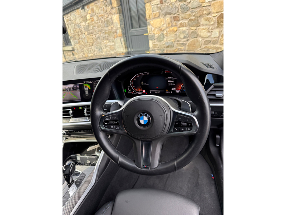 2020 BMW 3 Series - image 9