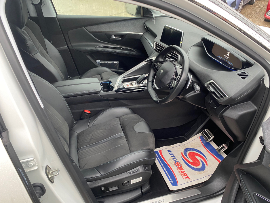 2020 Peugeot 5008 2.0 HDI CROSS CITY  AUTO €32,950