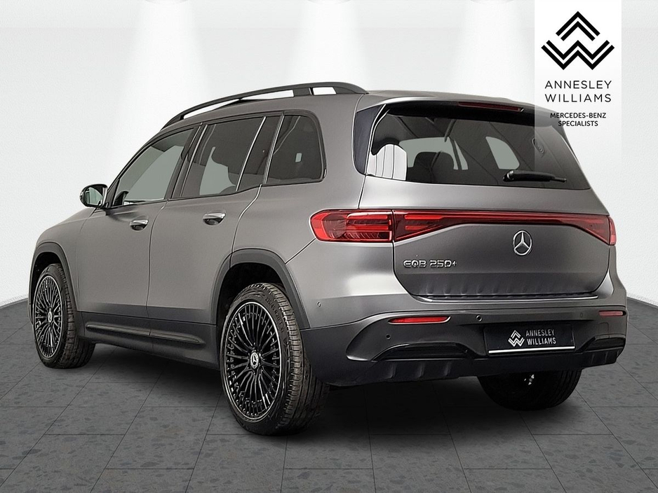 2025 Mercedes-Benz EQB - image 9